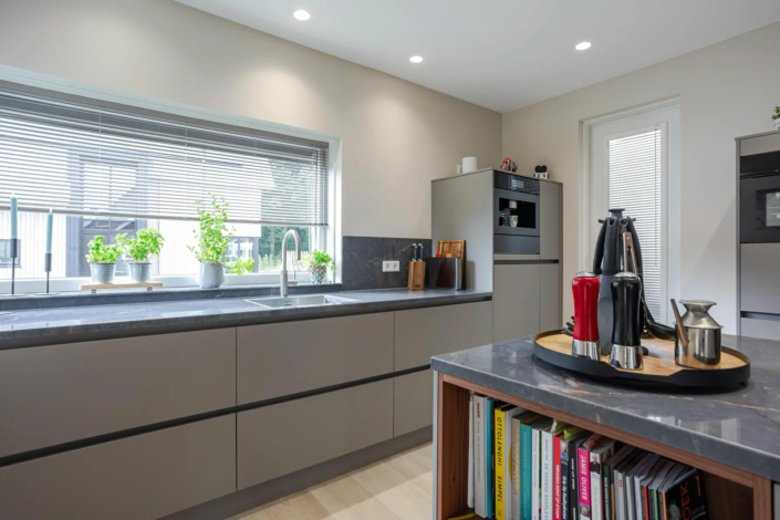 Minimalistische keuken in Deventer | Oudman Keukens
